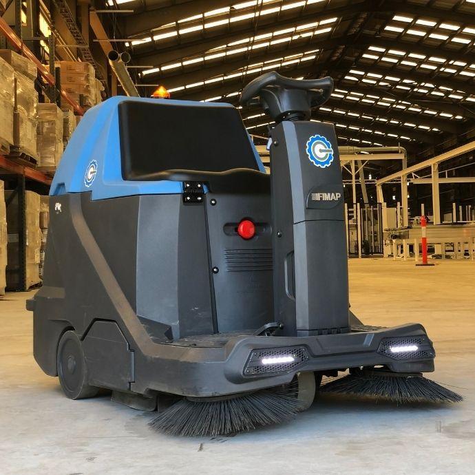 Used Ride-On Sweeper in Warehouse Used Ride-On Sweeper in Warehouse