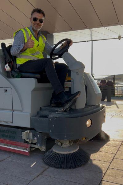 Contract Cleaner Thumb Up