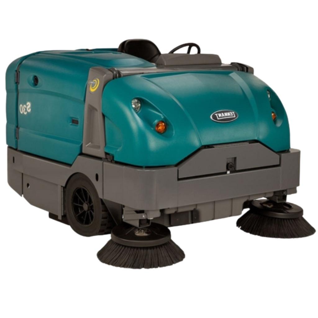 Industrial sweeper Tennant S30 suited to managing dust and debris in manufacturing facilities